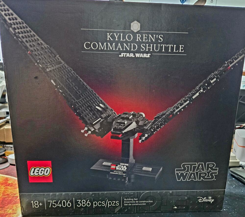 LEGO Star Wars Kylo Ren's Command Shuttle Building Set (Black)